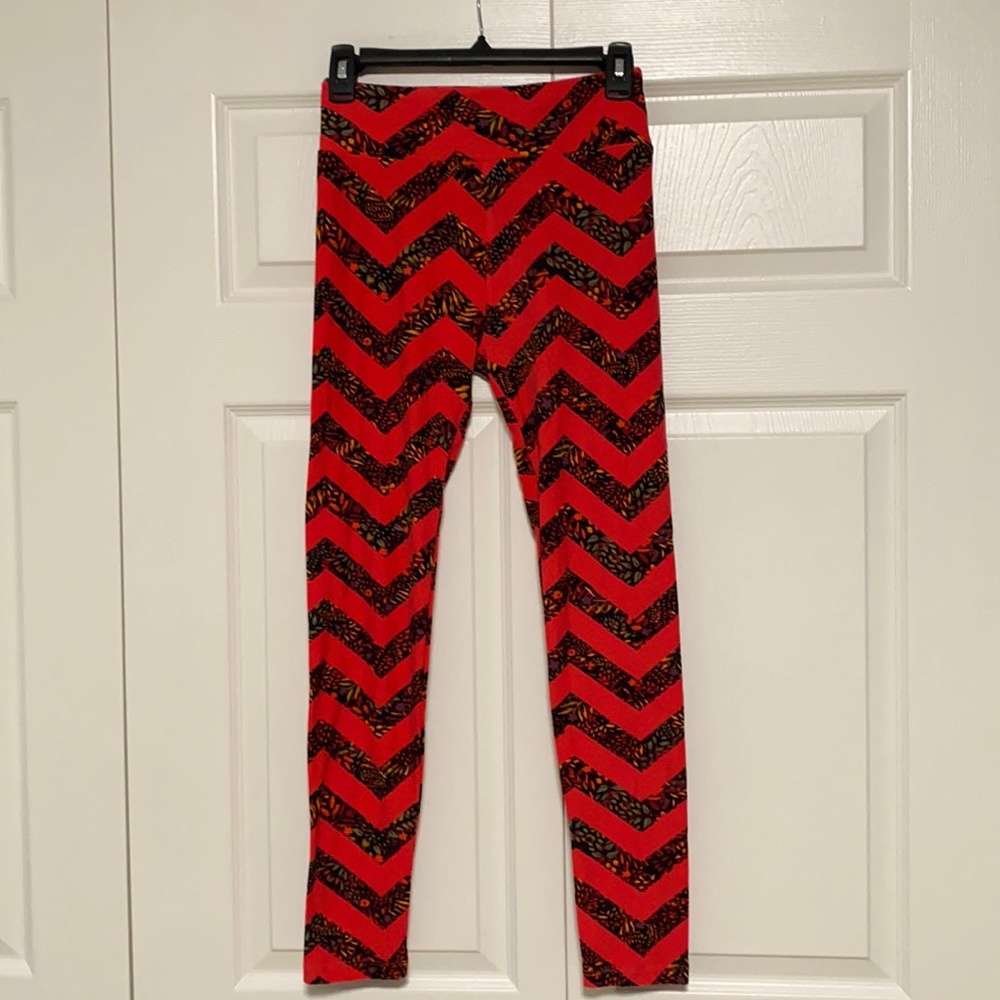 LulaRoe One Size Hot Pink Zig Zag Leggings